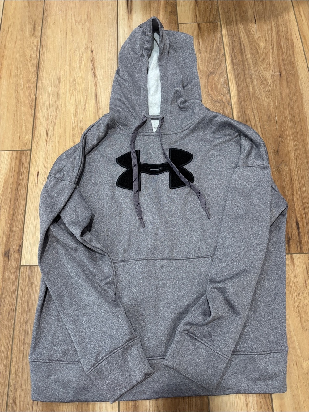 Women’s Under Armor Sweatshirt